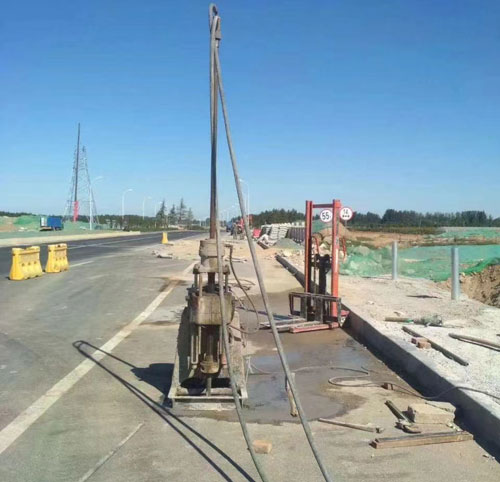 友谊公路高聚物注浆加固