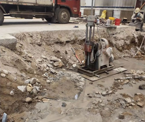 友谊公路下沉压浆